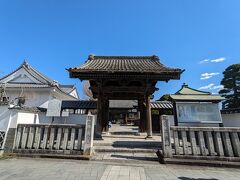 浄土宗、近龍寺に来ました。
皆川氏の栃木城築城に伴い、宿河原から移されたそう。