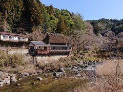 茅葺

随分使われてなくて
廃墟になりつつあるようだが
香嵐渓から
ここまで来る人は少ないよね