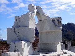 ここも来たかった未来心の丘
大理石のアートでエーゲ海あたりのよう（行ったことないけど…）