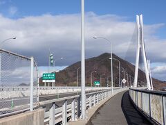 帰り道の多々羅大橋…大きな橋で下見ると怖いですが、道は自転車用や原チャ用と分けられていて通行料金もフリー。本格サイクリングでも楽しそう。

広島県と愛媛県の架け橋です