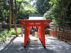 先ほどの楼門をくぐり右を向くと鎮座しているのは久能稲荷神社。

神社が多すぎて嫌になってしまいそう・・・(笑)