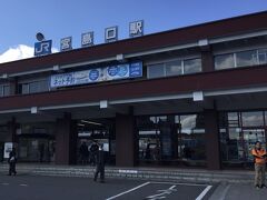 在来線で30分ほどで宮島口駅に到着しました。
ここからフェリー乗り場まで徒歩数分。