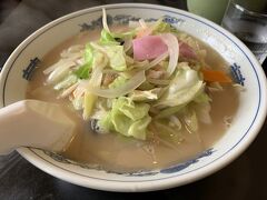 祇園橋のたもとにあるらーめん店
天草ちゃんぽんを
お店によってタイプが違うが、こちらは私が大好きな長崎風で豚骨ベースのしっかりこくが有るちゃんぽんで美味