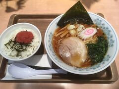 SAでの晩御飯、白川ラーメンのセット。