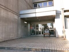 海辺の文学館を後にし、しばらく歩くと、蒲郡市博物館へと到着しました。