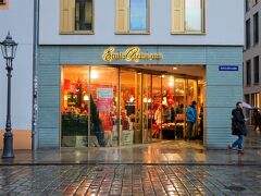 Emil Reimann （エミール ライマン）

さて、ドレスデンといえばドイツを代表するクリスマス菓子「Stollen（シュトレン）」発祥の地！ということで、「ドレスドナー・シュトレン」の有名店をご紹介します。