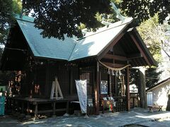 音無の森の中にある音無神社です
