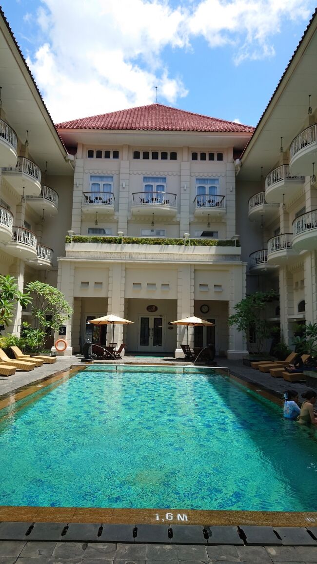 ザ フェニックス ホテル ジョグジャカルタ Mギャラリー コレクション<br />５つ星で１泊１万円で泊まれる朝食バイキングの品がメチャ多いホテルでした。