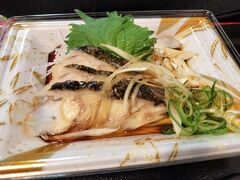 ウツボのたたき。美味！

今日は朝ラーにたらいの釜揚げうどんにパフェ。
さすがにお腹がいっぱいです。
もっといろいろ食べてみたかったのですが、いいとこで切り上げます。

食器を片づけて振り返ったらもう席が埋まってました。すごいな。