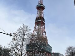 大通公園駅を出ると
札幌テレビ塔！