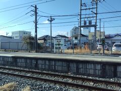 最初の停車駅は仙台から54km先の相馬。
特急らしい走り。
結構、乗って来た。