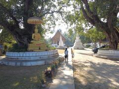 町の規模からしてお寺の規模と数が半端ない。
カンボジアもそうだけど、元々物成が良くて豊かな地域でなければこれほどの寺院を維持できないのだろう。