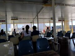 南海フェリーはその名の通り、南海電鉄のグループ会社だ。和歌山港まで特急サザンで行き、南海フェリー乗り継ぐ。駅と港は連結しているため、駅で下車後、10分以内に乗船することができる。