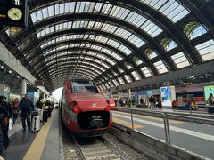 ベネチアから２時間半、ミラノ中央駅に着きました