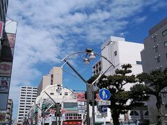 飲食店も多く好きな商店街です、ホテルが見えて見えて来ました