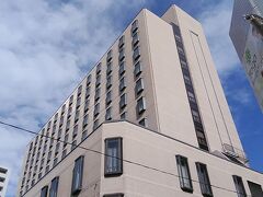 本厚木駅から歩いて5分くらいです
午後からは曇り予報で少し雲も出て来ました