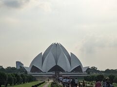 ロータス寺院、巨大でした。