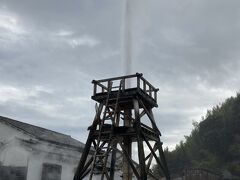 1時間ごとに見れる大噴湯
風向きが変わって、お湯がかかった。熱くなかったけど。