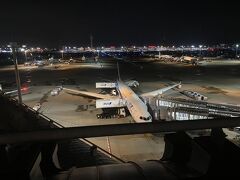夜の羽田空港を展望デッキから。