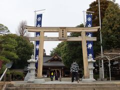 水前寺成趣園の北側に鎮座する出水神社へ