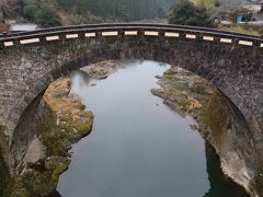 熊本市街を後にして通潤橋に向かう途中、美里町にある石橋霊台橋に立ち寄りました
