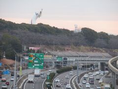 阪急電車を山田駅でモノレールに乗り換え。太陽の塔にご挨拶。おっは～