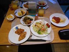 ２／１３日の朝食は、ホテルのセリーナ

朝食後、８時５０分のホテル送迎バスで成田空港第２ターミナルへ