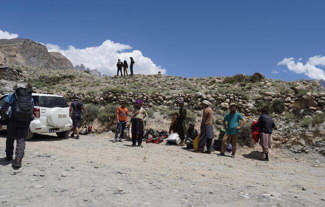 ここでポーターと合流する。