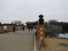 【姫路公園】

「桜門橋」から「三の丸広場」「千姫ぼたん園」までは無料エリアです。
