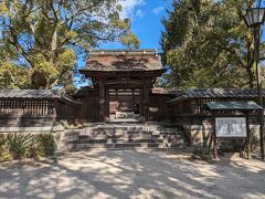 吉香公園の奥に吉香神社がありました。
岩国庵主をお祀りする神社です。
とてもこじんまりとした神社。
参拝客はいませんでした。