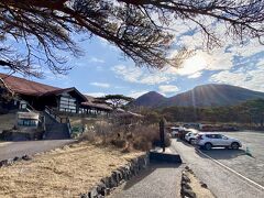 9時前

えびのエコミュージアムセンター駐車場に到着

まだ半分埋まってるくらいでしたが

下山したらほぼ満車でした