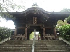 東京大仏通りの途中、少し通りを外れたところにあるのが東京大仏のある乗蓮寺。
応永年間（１３９４～１４２７）の創建と伝えられています。

