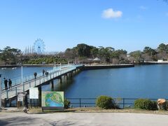 そして近隣にある「ときわ公園」にも立ち寄りました。
ときわ公園は常盤湖を中心に広がる緑と花と彫刻に彩られた公園で四季を通じて癒やしの空間として親しまれています。無料で楽しむことができます。