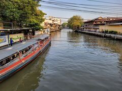 Mahatthai U-Thit Bridge