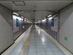 京急線で天空橋駅へ。

こちらの通路を歩いてホテルへ向かいます。