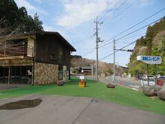 更に山奥に進み、御岩神社の第2駐車場にクルマを停めます。