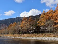 梓川の川岸に出ました。
すばらしいという言葉しか出てきません。