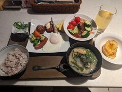 6時起床
8時に旅行会社カウンター集合だったのですが、朝食会場の開始時間が７時だったので、チェックアウト後に直行しました。
しばらく日本食とお別れなのでThe和食の朝食。
ちなみにたこ焼きがあったのは驚きでした笑

なおここでスーツケースは預かってもらえます！