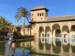 バルタル庭園の貴婦人の塔が、これも水面に映し出されて、美しい。