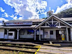 無人駅となっている貞光駅