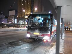 　札幌を抜けると、吹雪いていませんでした。バスは快調に走り、定刻8時前に旭川駅前に着きました。