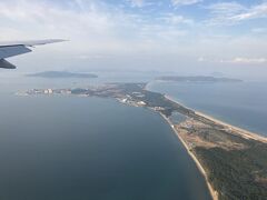 母のリクエスト
志賀島の金印を見たいということで
旅の3日目は志賀島へ向かいます
写真は2021年12月に来福した際に飛行機から撮影した
海ノ中道と志賀島