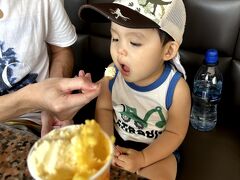 ホテルをチェックアウトして先ず向かったのはGUSTO GELATO
日本では殆ど食べられないと思われる味のジェラートが沢山あり、他に客も居なかったのでいくつも試食させてもらいました。