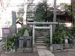 氷川神社境内