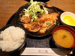 夜は秩父名物の味噌豚定食。
安定の美味しさ。