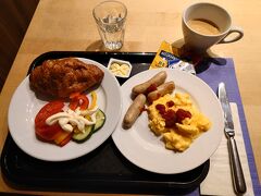 　朝食はいつも早めの6時半と決めていましたが、10時台のフライトなので急ぎ気味に済ませました。