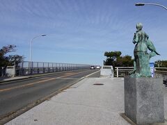 一通り廻って二時間ほど歩いて、城ケ島大橋のたもとからバスに乗って三崎口の駅へ戻る事にしました。
バスの本数は少ないので、時間を見計らって・・