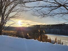 夕方の網走湖
ほぼ凍っていました