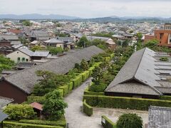 この景色です。松阪城があった高台から見える御城番屋敷です。松坂の代表的な風景のひとつです。