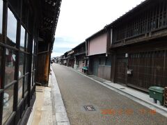 三重県亀山市関町中町　関宿に11時に到着です。

宿場町の街並みがいいですね。
